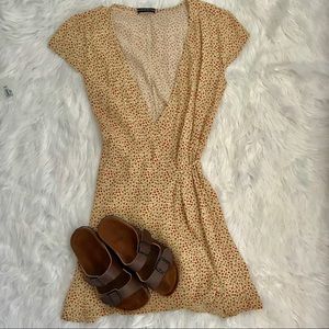 Brandy wrap dress💛